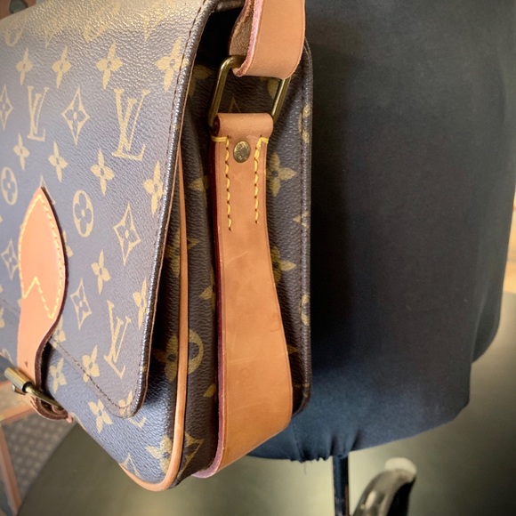 Louis Vuitton Monogram Cartouchière MM - Picture 5 of 10